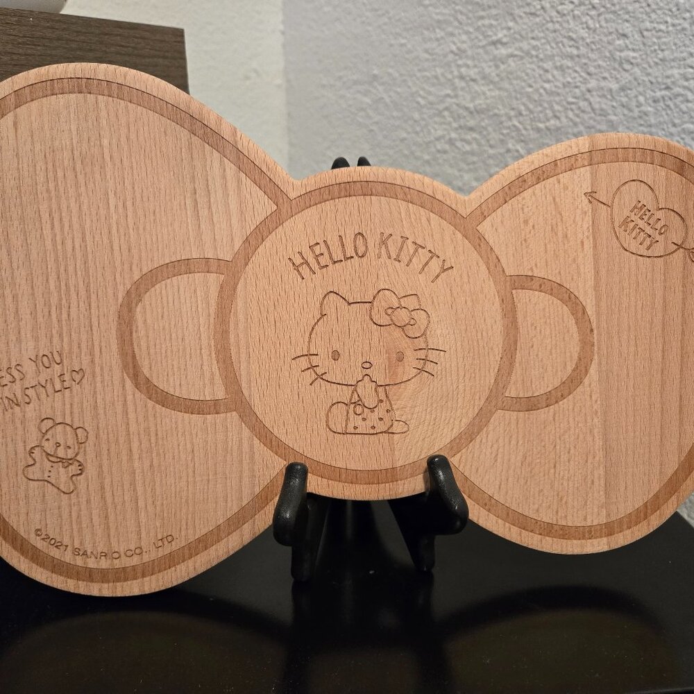 HK Wooden Bow Cutting Board
